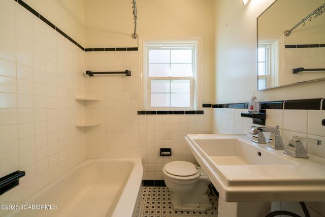 706 HOBBS TERRACE, Jefferson City, MO 65101