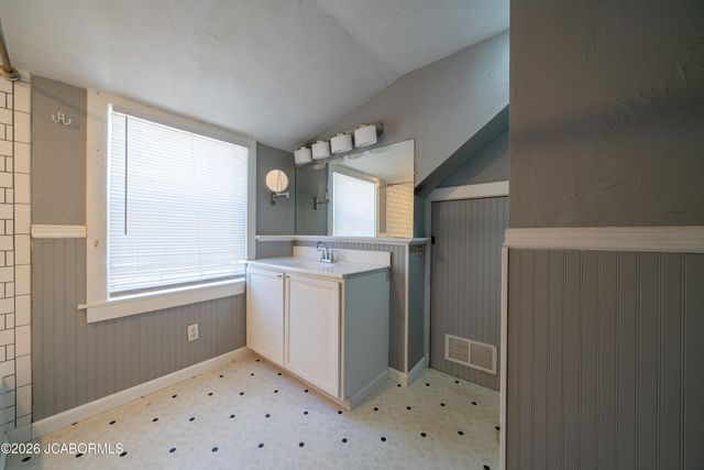 706 HOBBS TERRACE, Jefferson City, MO 65101