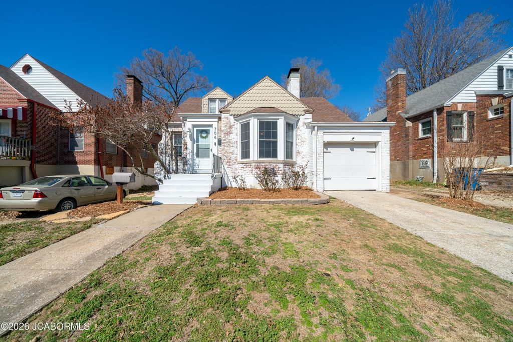 706 HOBBS TERRACE, Jefferson City, MO 65101