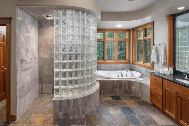 3031 Wild Rose LANE, Onalaska, WI 54650