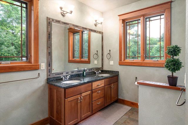 3031 Wild Rose LANE, Onalaska, WI 54650