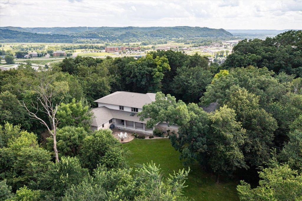 3031 Wild Rose LANE, Onalaska, WI 54650