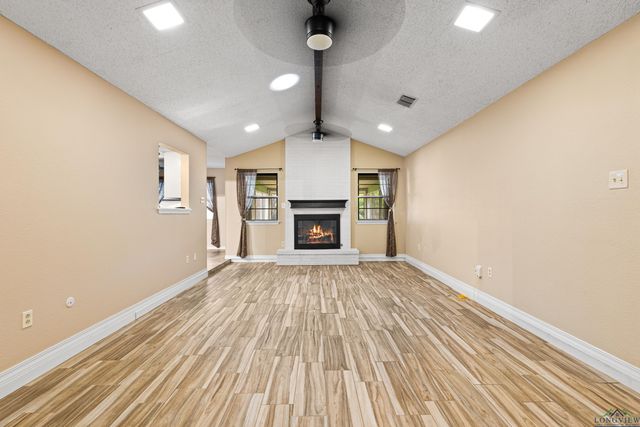 1203 Ashbourne Ln, Longview, TX 75605