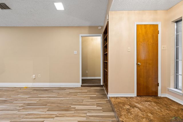 1203 Ashbourne Ln, Longview, TX 75605