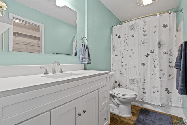 1203 Ashbourne Ln, Longview, TX 75605
