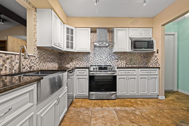 1203 Ashbourne Ln, Longview, TX 75605
