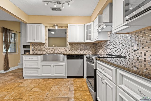 1203 Ashbourne Ln, Longview, TX 75605