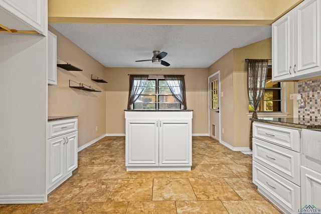 1203 Ashbourne Ln, Longview, TX 75605