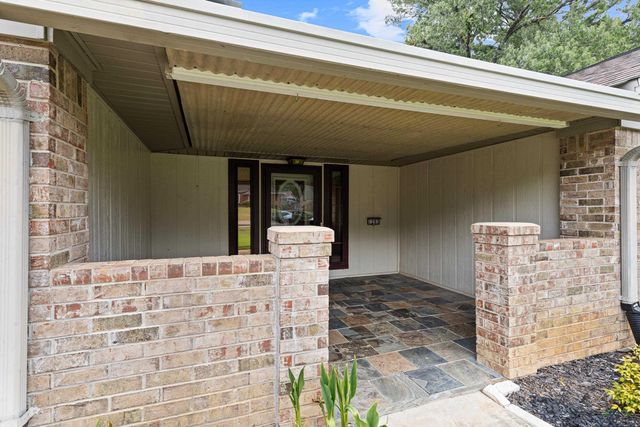 1203 Ashbourne Ln, Longview, TX 75605
