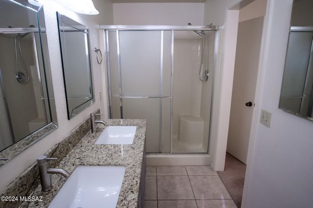 5237 E Calle Vista De Colores, Tucson, AZ 85711