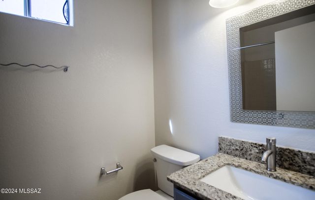 5237 E Calle Vista De Colores, Tucson, AZ 85711