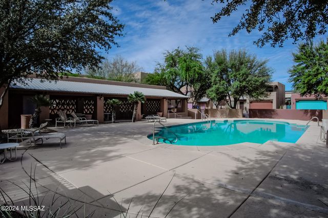 5237 E Calle Vista De Colores, Tucson, AZ 85711