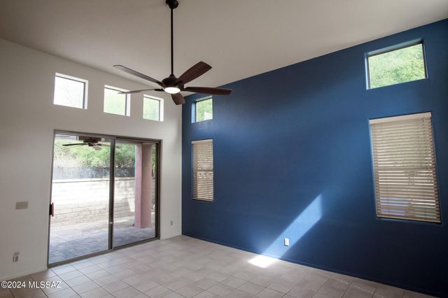 5237 E Calle Vista De Colores, Tucson, AZ 85711