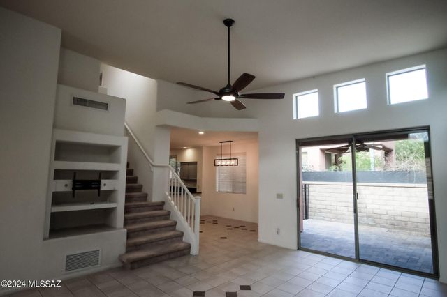 5237 E Calle Vista De Colores, Tucson, AZ 85711