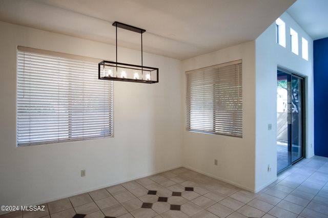 5237 E Calle Vista De Colores, Tucson, AZ 85711