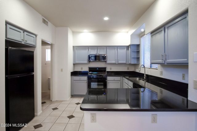 5237 E Calle Vista De Colores, Tucson, AZ 85711