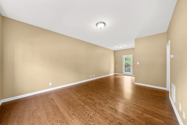 516 S 1st St, Clarksville, TN 37040