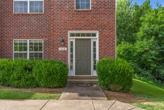 516 S 1st St, Clarksville, TN 37040