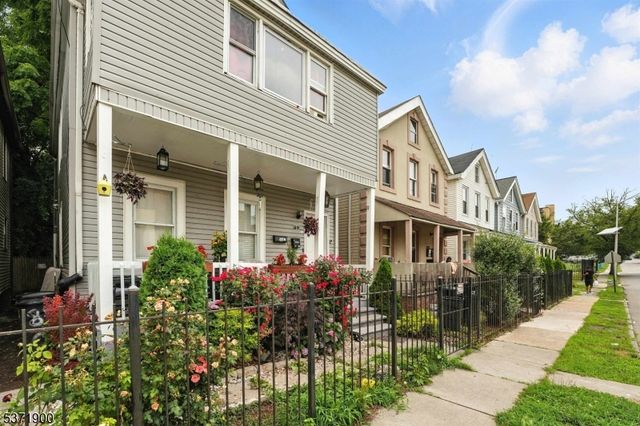 89 Hamilton St, East Orange City, NJ 07017