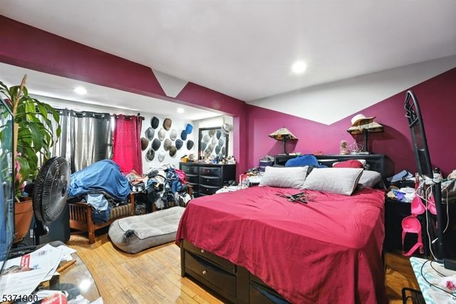 89 Hamilton St, East Orange City, NJ 07017