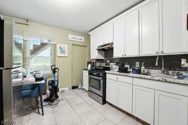 89 Hamilton St, East Orange City, NJ 07017
