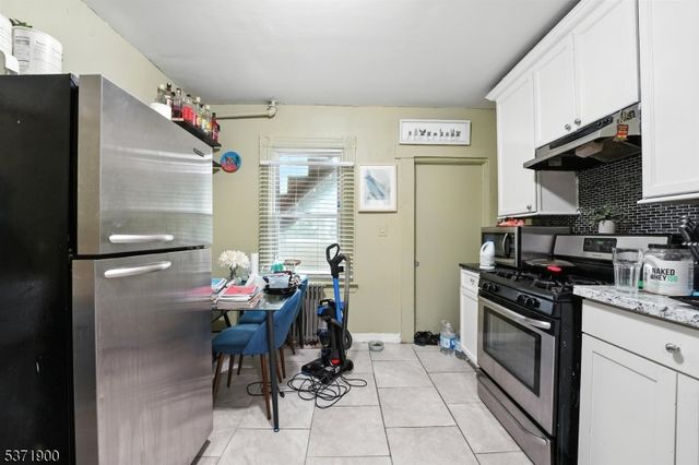 89 Hamilton St, East Orange City, NJ 07017