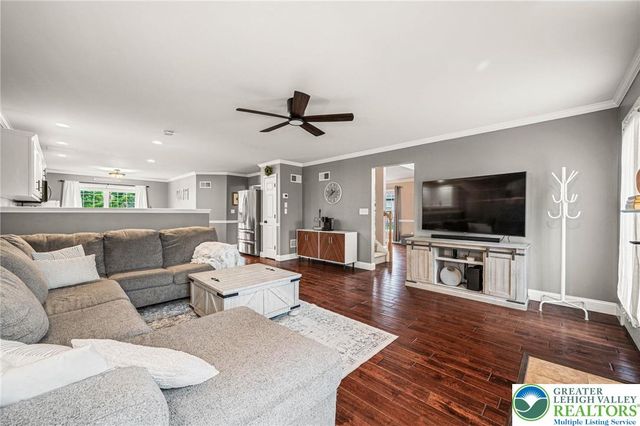 2066 Rolling Meadow Drive, Macungie Boro, PA 18062