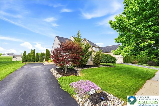 2066 Rolling Meadow Drive, Macungie Boro, PA 18062