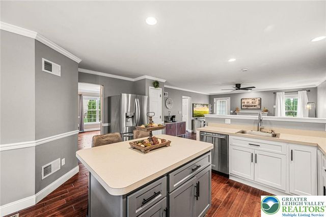 2066 Rolling Meadow Drive, Macungie Boro, PA 18062