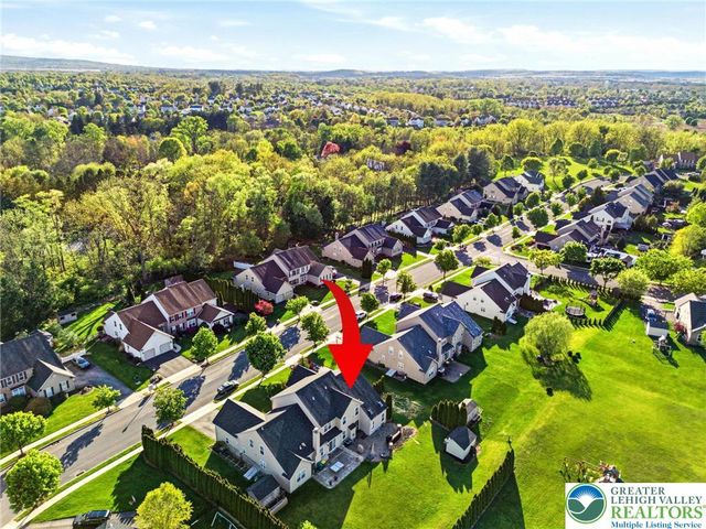 2066 Rolling Meadow Drive, Macungie Boro, PA 18062