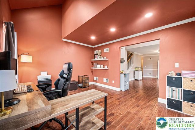 2066 Rolling Meadow Drive, Macungie Boro, PA 18062