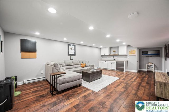 2066 Rolling Meadow Drive, Macungie Boro, PA 18062