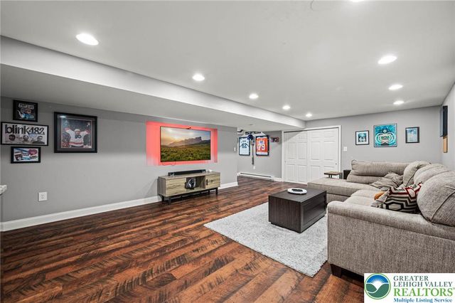 2066 Rolling Meadow Drive, Macungie Boro, PA 18062