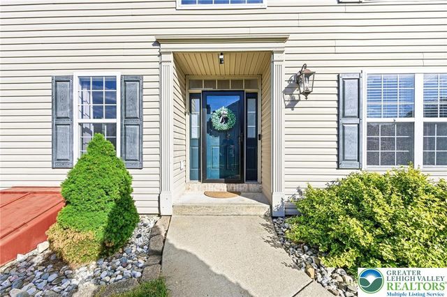 2066 Rolling Meadow Drive, Macungie Boro, PA 18062