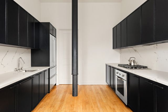 655 6th Ave Apt 5B, New York City, NY 10010