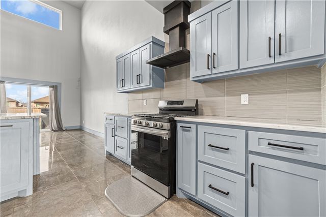 6718 Effat Dr, Corpus Christi, TX 78414