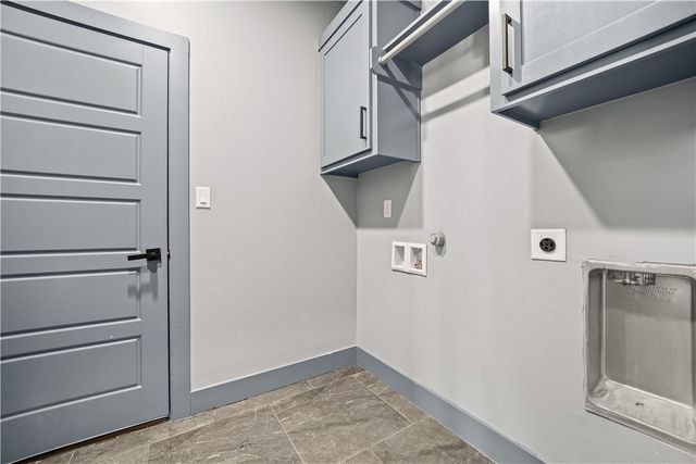 6718 Effat Dr, Corpus Christi, TX 78414