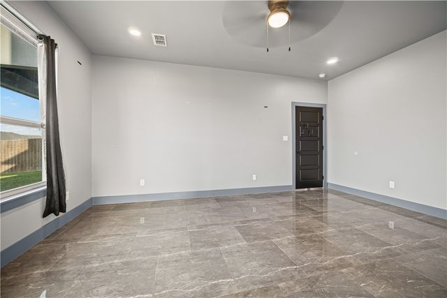 6718 Effat Dr, Corpus Christi, TX 78414