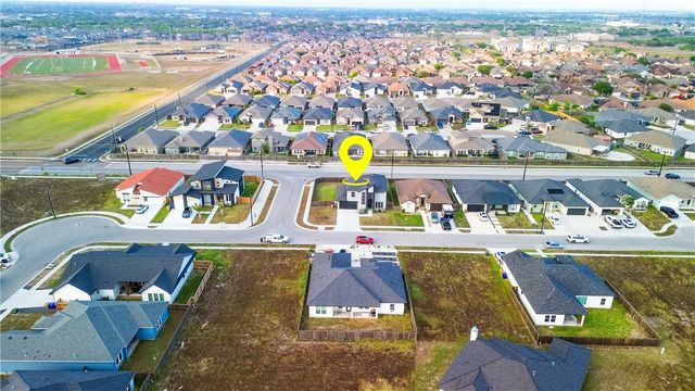 6718 Effat Dr, Corpus Christi, TX 78414