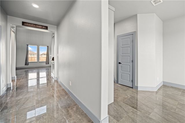 6718 Effat Dr, Corpus Christi, TX 78414