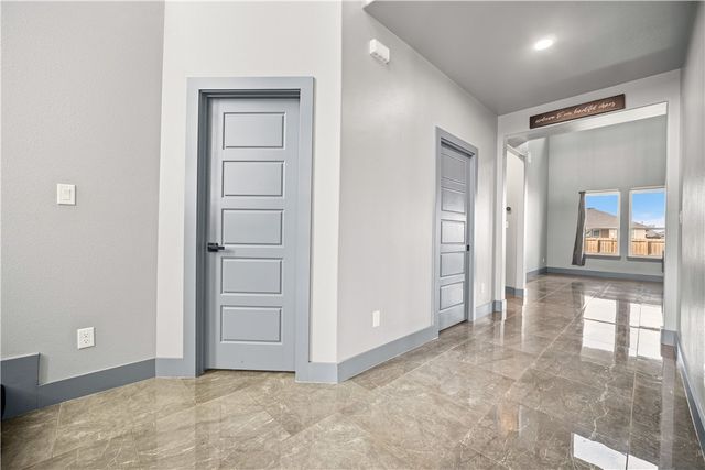 6718 Effat Dr, Corpus Christi, TX 78414