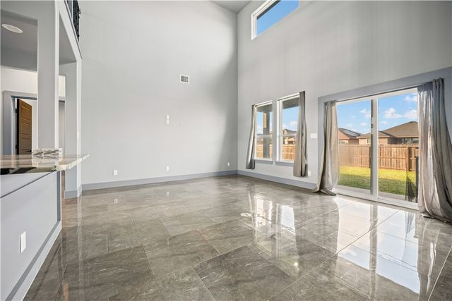 6718 Effat Dr, Corpus Christi, TX 78414