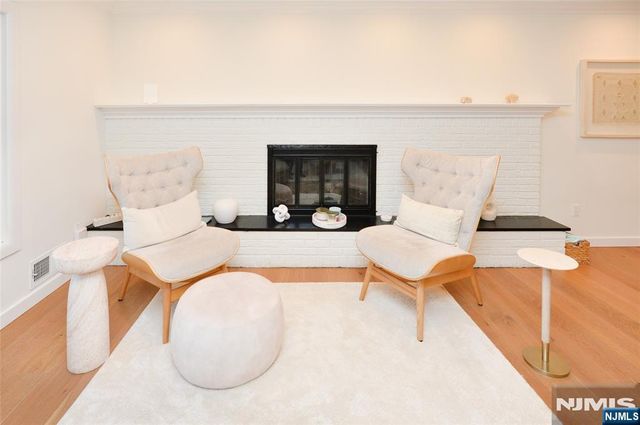 22-20 Radburn Road, Fair Lawn, NJ 07410