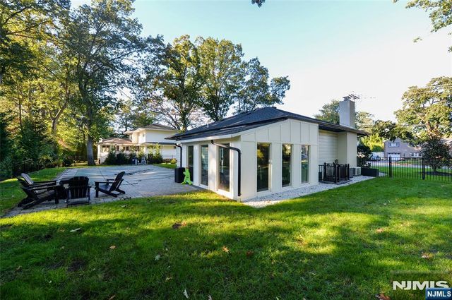 22-20 Radburn Road, Fair Lawn, NJ 07410