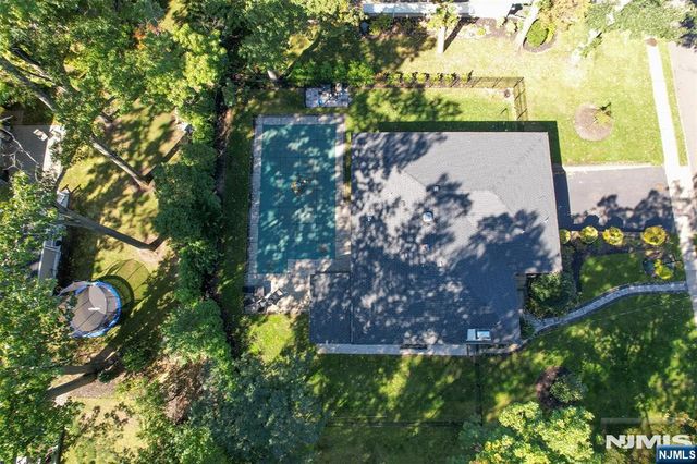 22-20 Radburn Road, Fair Lawn, NJ 07410