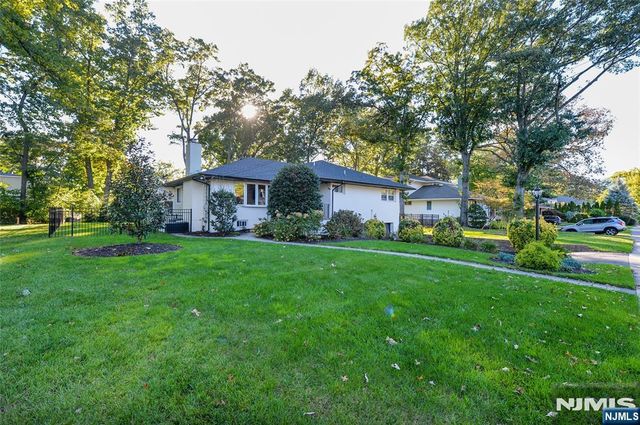 22-20 Radburn Road, Fair Lawn, NJ 07410