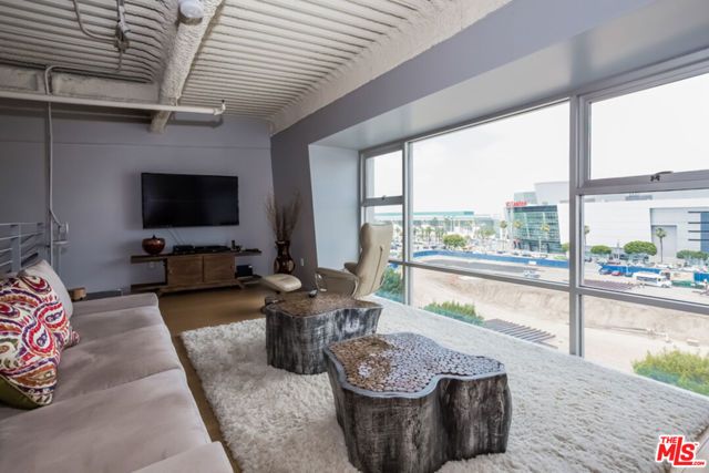1130 S FLOWER Street 416, Los Angeles, CA 90015