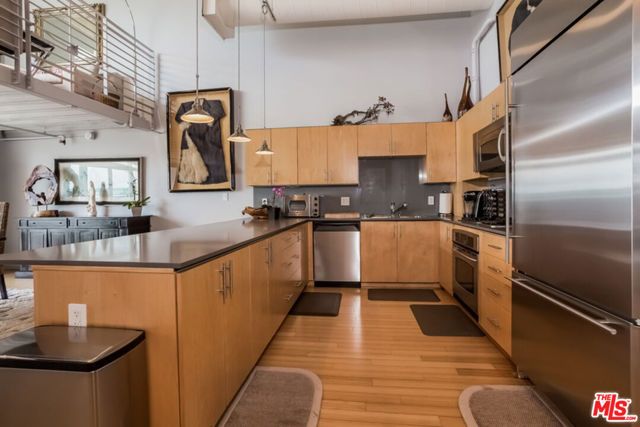 1130 S FLOWER Street 416, Los Angeles, CA 90015