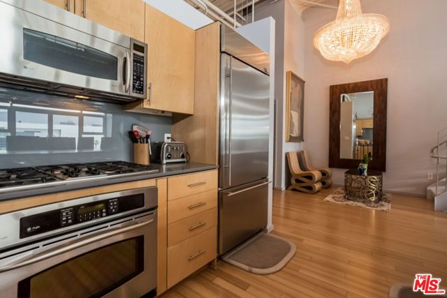 1130 S FLOWER Street 416, Los Angeles, CA 90015