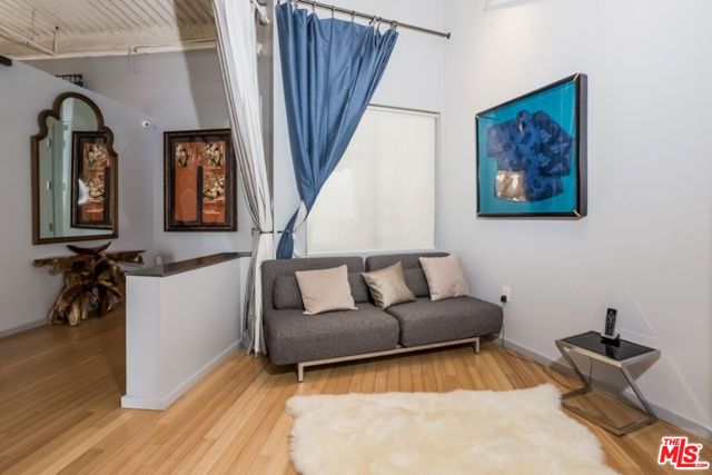 1130 S FLOWER Street 416, Los Angeles, CA 90015